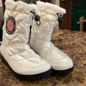 Madden Girl Snow Boots Size 10